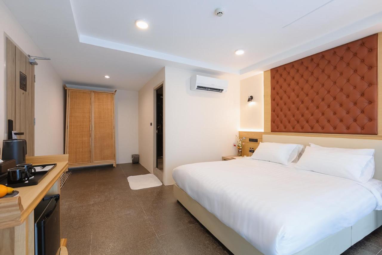 Heaven Boutique Hotel Bangkok Exterior photo